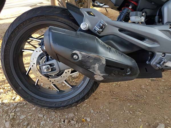 First Crash Involving Bajaj Dominar Reported