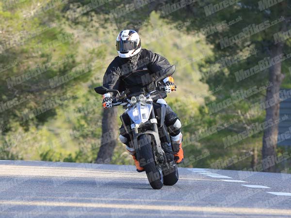 Spied: 2018 KTM 790 Duke Spotted Testing; Launch This Year