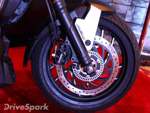 Bajaj Auto Sold 3,000 Units Of Dominar 400 In January 2017