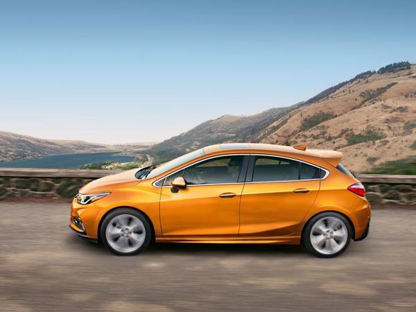 2017 Chevrolet Cruze Diesel Tops Mileage Ratings