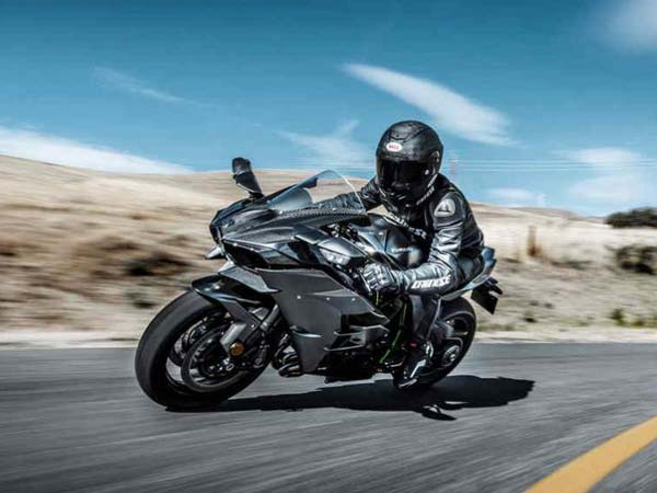 Kawasaki Ninja H2 Disintegrates After A High Speed Crash — Here’s What Happened