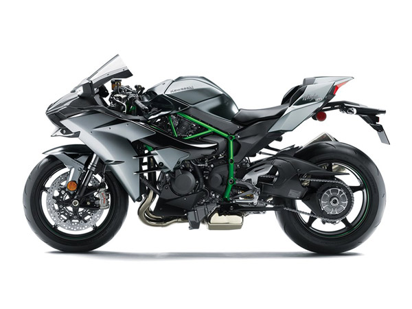 Kawasaki Ninja H2 Disintegrates After A High Speed Crash — Here’s What Happened