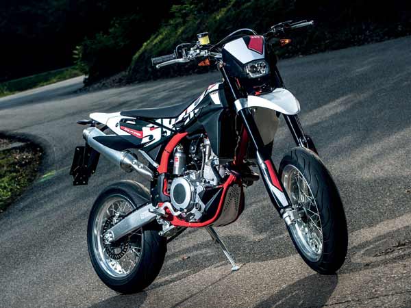 Kinetic Might Launch SWK Bikes In India