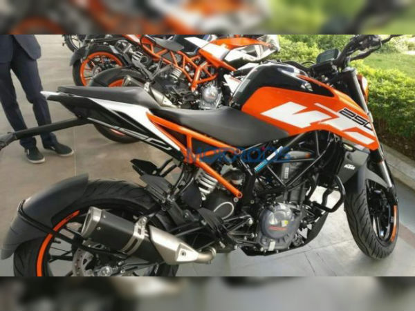 Spy Pics: KTM Duke 250 Spotted Testing In india