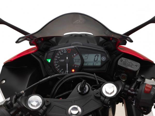 2017 Yamaha YZF R25 Will Get Slipper Clutch And USD Forks