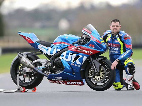 Michael Dunlop To Ride Bennetts Suzuki In 2017
