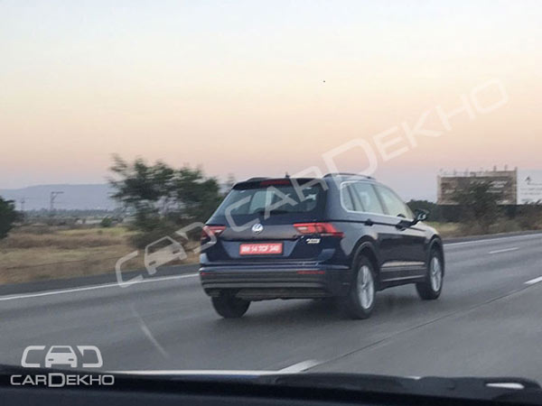 Volkswagen Tiguan And Passat Snapped While Testing