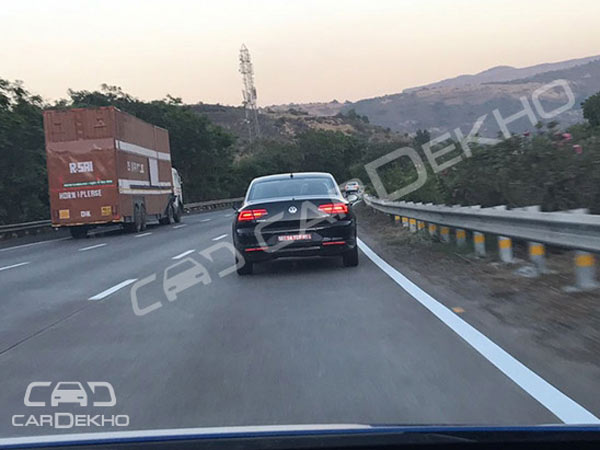 Volkswagen Tiguan And Passat Snapped While Testing