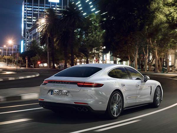 Porsche Panamera Turbo S E-Hybrid Revealed