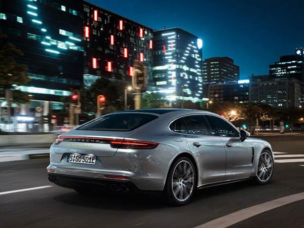 Porsche Panamera Turbo S E-Hybrid Revealed