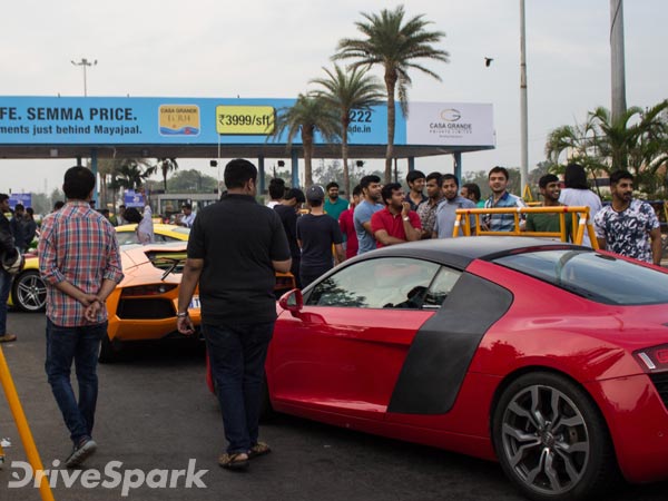 10 Sports Cars Impounded By Chennai Police For Racing 10 Sports Cars Impounded By Chennai Police For Racing