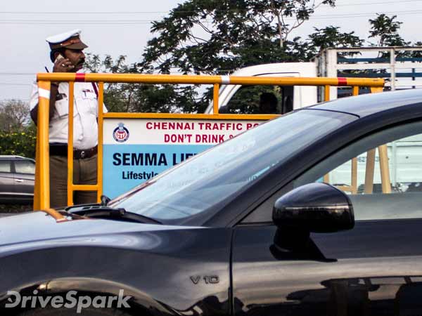 10 Sports Cars Impounded By Chennai Police For Racing 10 Sports Cars Impounded By Chennai Police For Racing