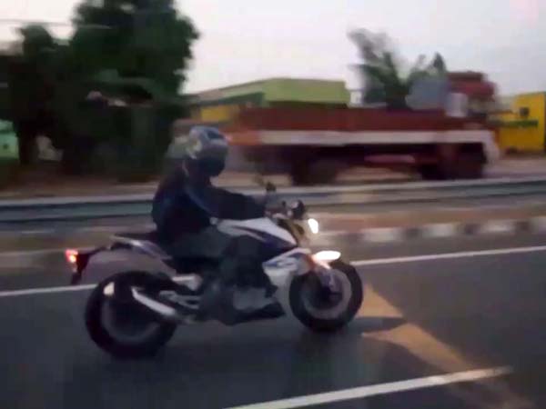 BMW G 310 R Spied Ahead Of India Launch