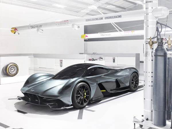 Aston Martin Valkyrie — The Newest Hypercar In Town