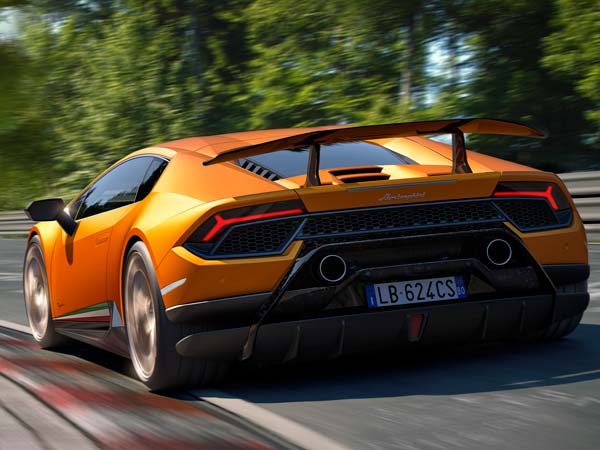 2017 Geneva Motor Show: Lamborghini Huracan Performante Revealed