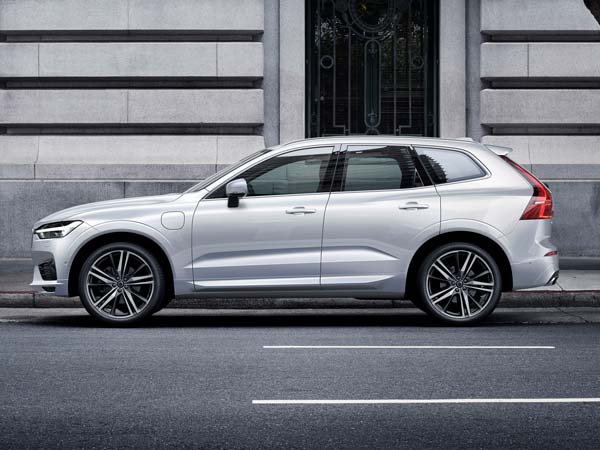 2017 Geneva Motor Show: All-new Volvo XC60 Makes Public Debut