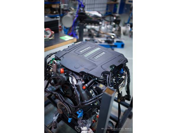 Bloodhound SSC Uses A 550bhp Jaguar V8 As Auxiliary Power Unit