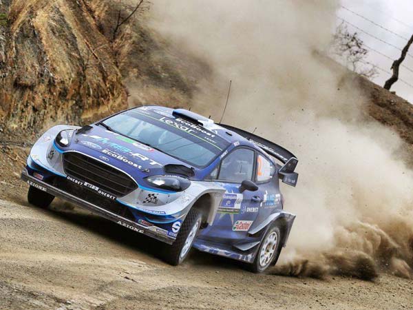 WRC Rally Mexico: Kris Meeke Wins Despite Car Park Incident