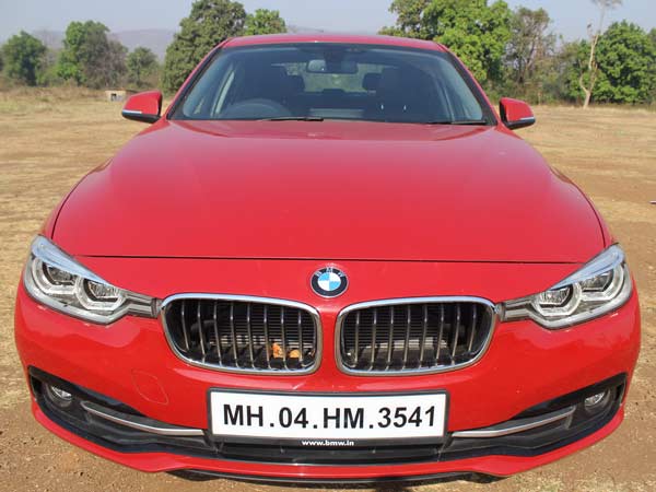 BMW 320D SportLine: First Drive Review BMW 320D SportLine: First Drive Review