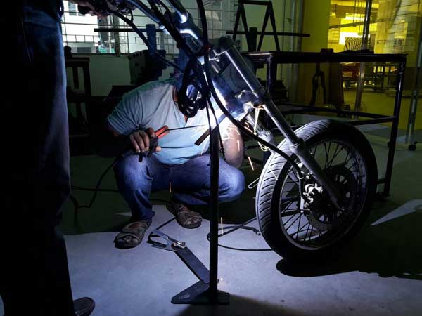 Emflux Motors Builds India’s First Electric Sports Bike