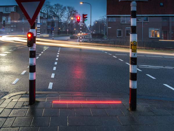 This Town Put Traffic Lights On The Ground For Smartphone-Addicted People