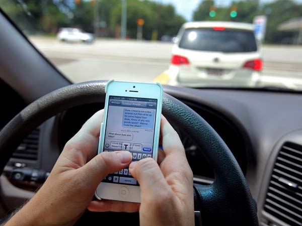 Apple Has Patented A New Technology To Stop People From Texting And Driving