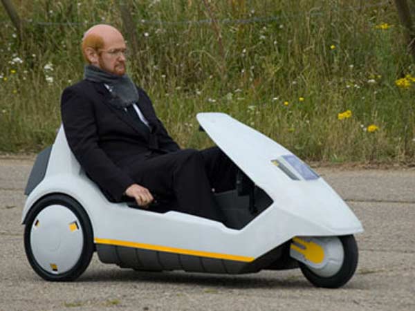 Iris e-Trike Prototype Sits On A Large Crash Helmet