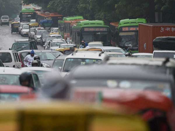 Study: Delhi Bus Travellers Inhale Lower Soot Than Those In Cars