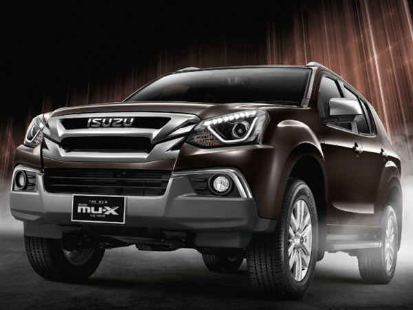 Isuzu MU-X Spied Undisguised In India; Launch Imminent