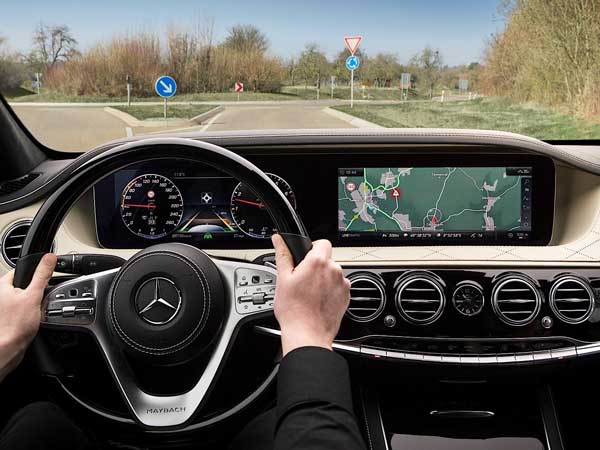Mercedes S-Class Facelift Dashboard Revealed 