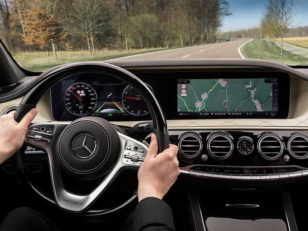 Mercedes S-Class Facelift Dashboard Revealed 