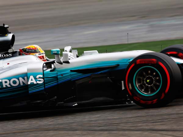 Lewis Hamilton Clinches Pole Position In F1 Chinese Grand Prix