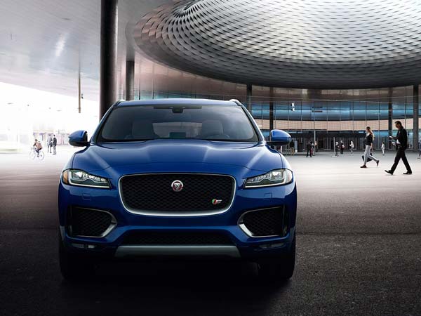 Jaguar F-Pace Wins World Car Of The Year Award