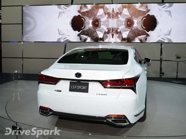 2017 New York Auto Show: Lexus LS 500 F Sport Revealed