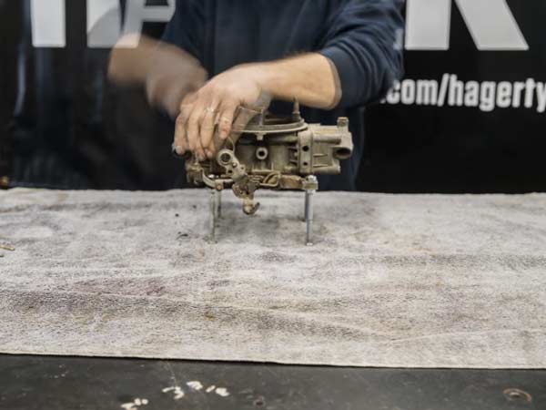 Video: This Carburettor Rebuild Time-Lapse Video Is A Thing Of Beauty