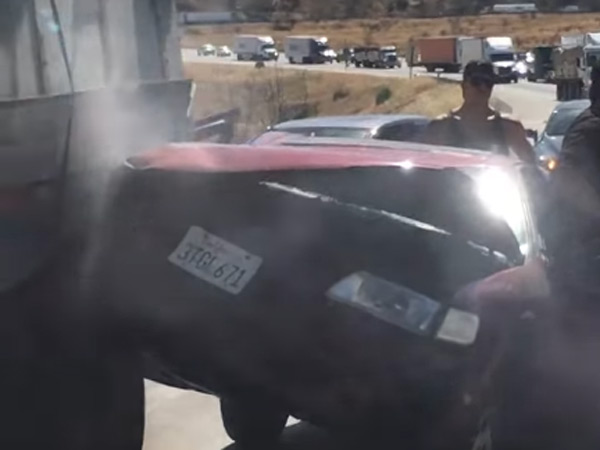 Video: A Truck Drag A Car And Its Driver After An Accident