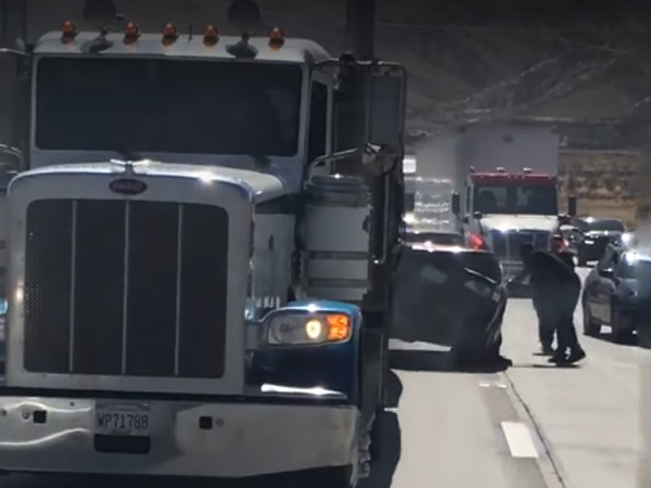 Video: A Truck Drag A Car And Its Driver After An Accident