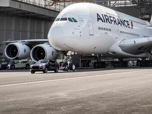 Porsche Cayenne Breaks World Record For Towing Airbus A380
