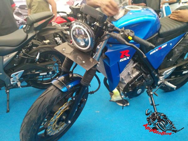 Suzuki GSX R150 Cafe Racer Showcased At 2017 Indonesia International Motor Show