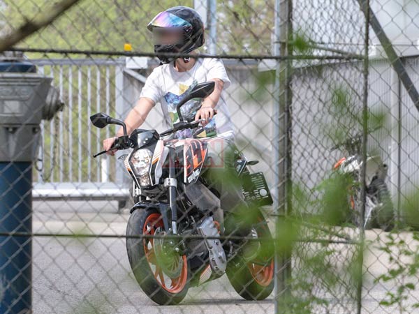 Electric KTM Duke Spied Testing — The KTM E390? 