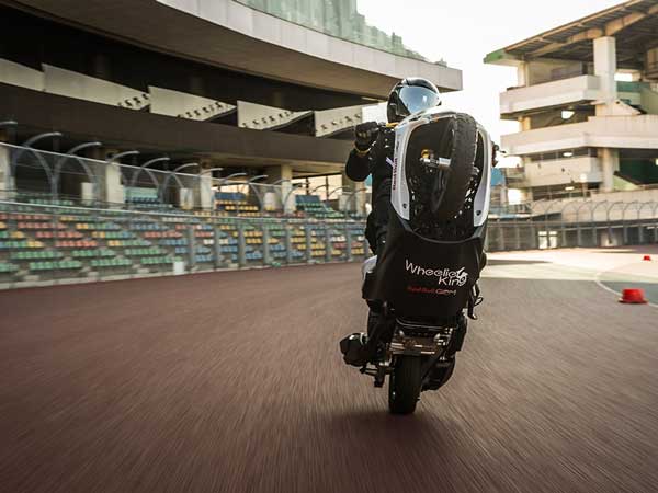Masaru Abe Pulls A 500 KM Long Wheelie Into The Book Of Records — A New High