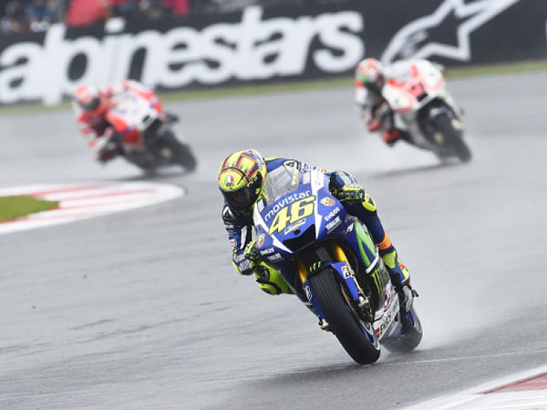 Valentino Rossi Concerned About Honda’s Wet Pace