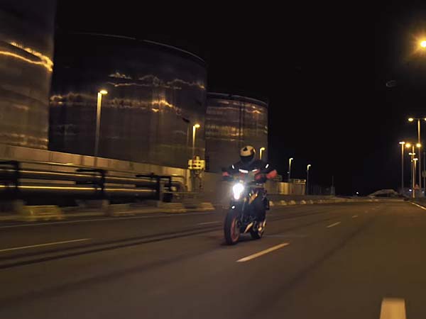 Watch The New KTM Duke 200 Official Video