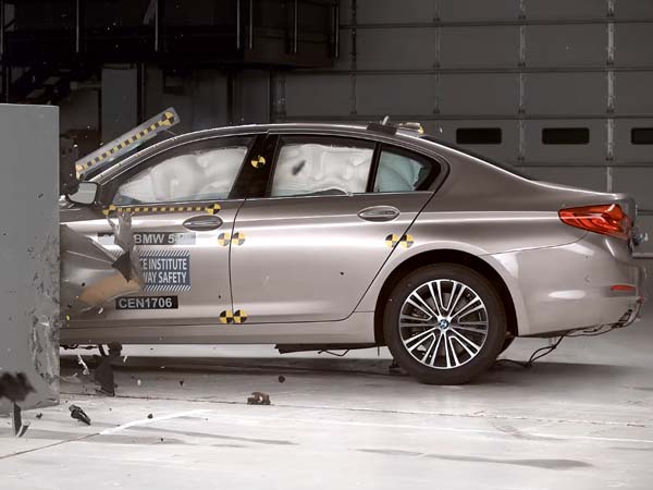 New BMW 5 Series Earns Top Safety Award