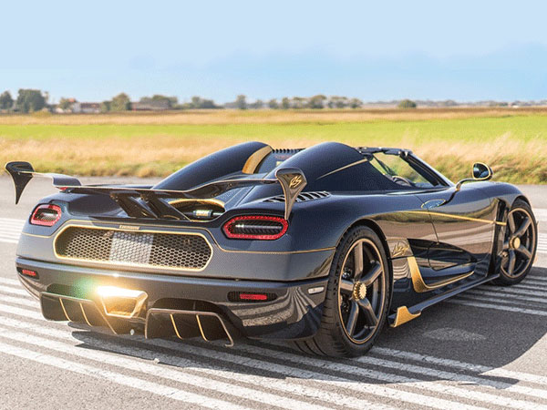 Ultra-Rare Koenigsegg Agera RS Crashes