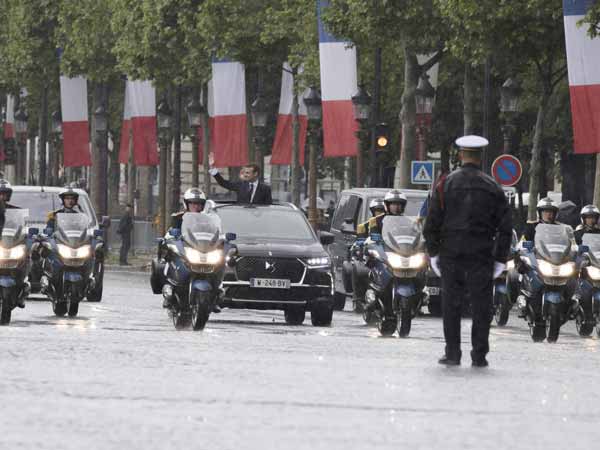 Citroen DS 7 Crossback Debuts On Road With New France President