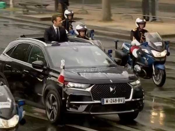 Citroen DS 7 Crossback Debuts On Road With New France President