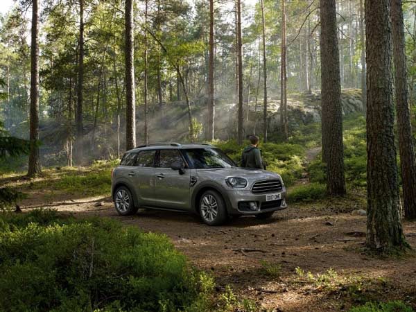  MINI Updates Its Range; Receives New Features