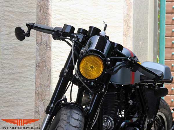 Royal Enfield Continental GT Modified Into A Mean Looking Machine