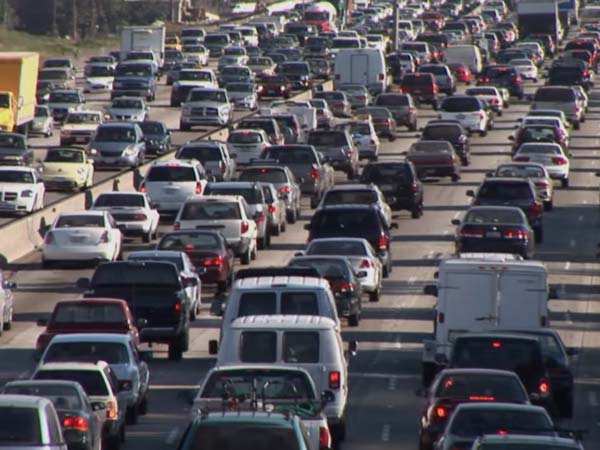 This New Technology Will Charge The Electric Vehicles On The Go